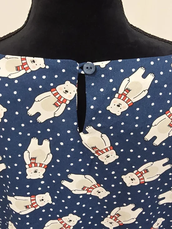 ModCloth women L polar bear christmas holiday blouse short sleeve AOP polka dot - Picture 6 of 7